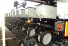 2001 Kinze 3700