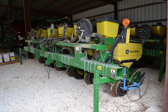 2012 John Deere 1700TR