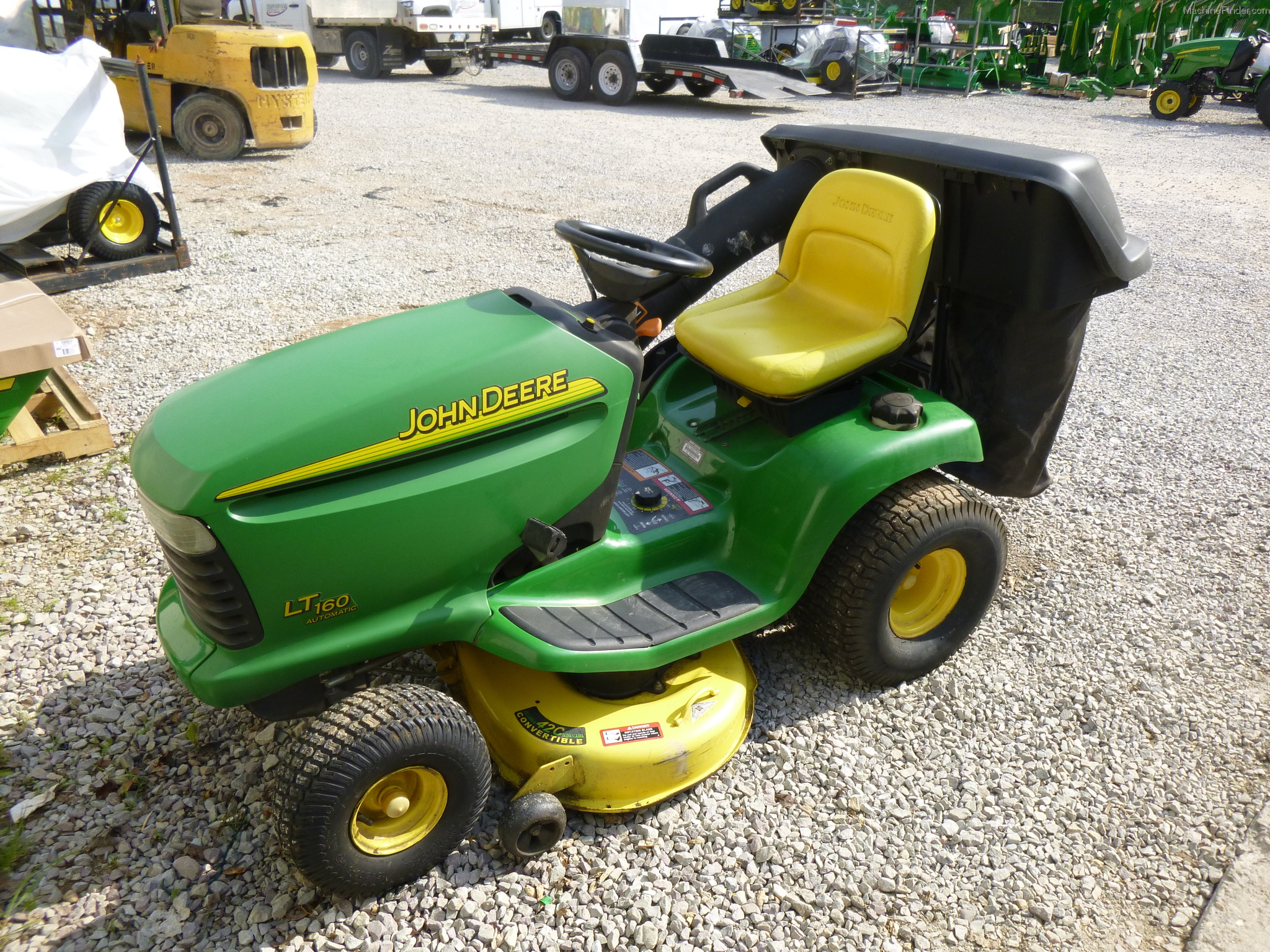 2003 John Deere LT160 Lawn & Garden and Commercial Mowing John Deere