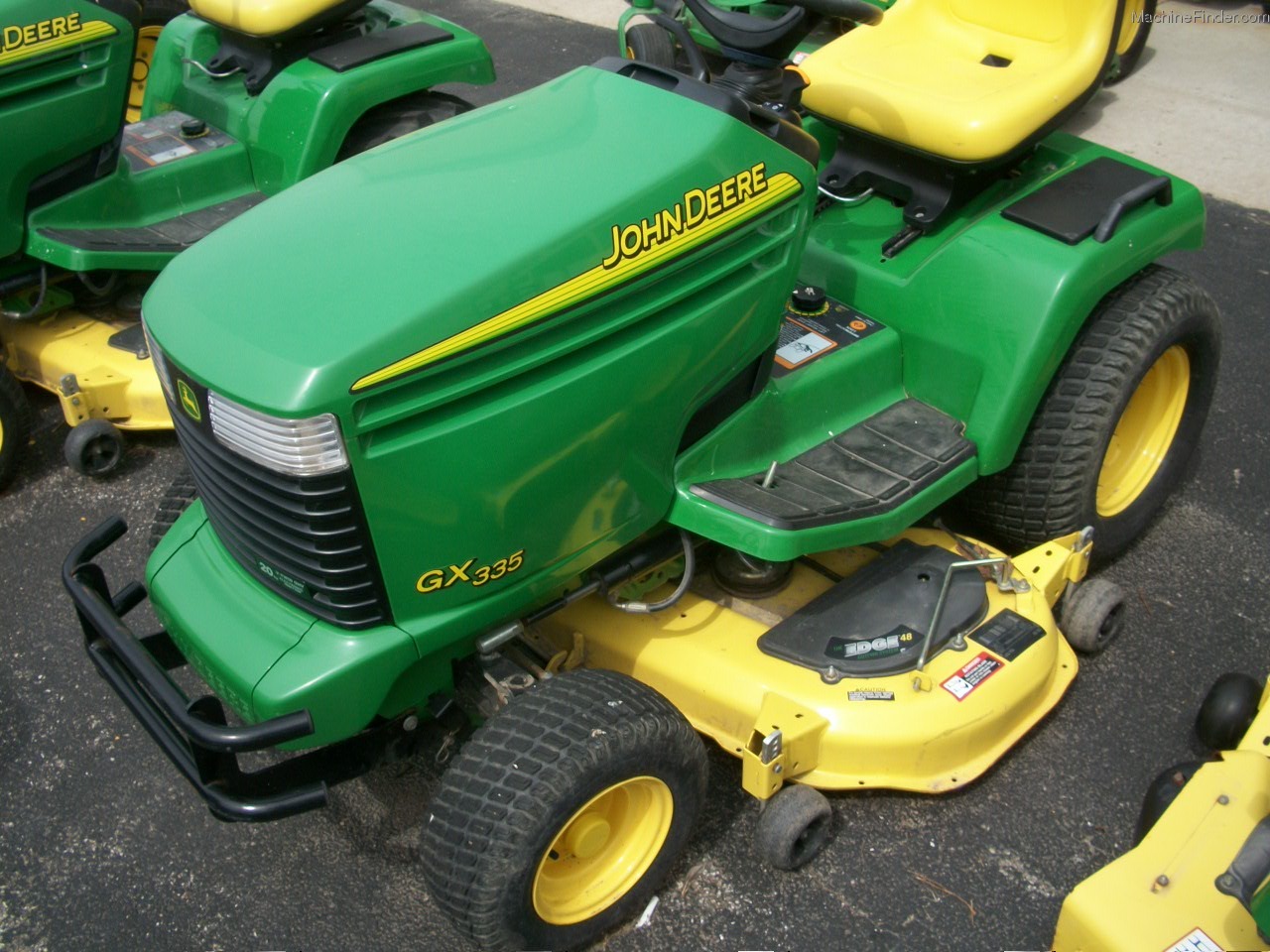 2004 John Deere GX335 Lawn & Garden and Commercial Mowing John Deere