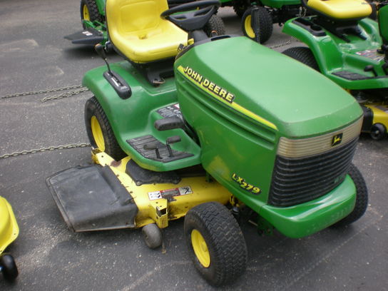 1999 John Deere LX279