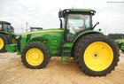 2011 John Deere 8260R
