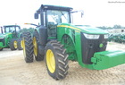 2011 John Deere 8260R