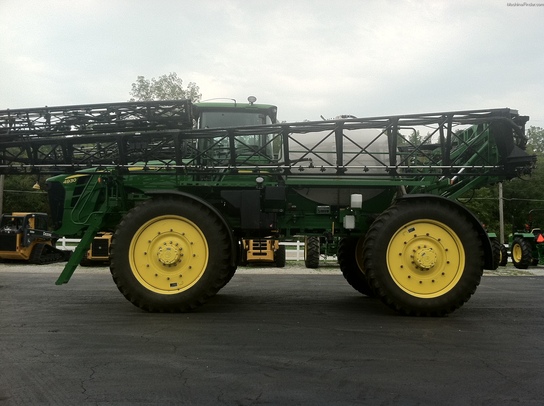 2011 John Deere 4930