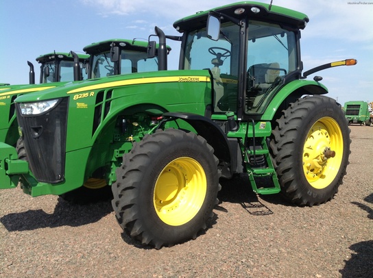 2012 John Deere 8235R