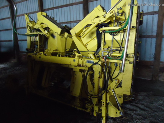 2003 John Deere 710