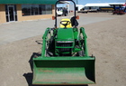2007 John Deere 2305