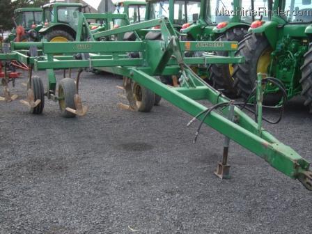 1996 John Deere 680