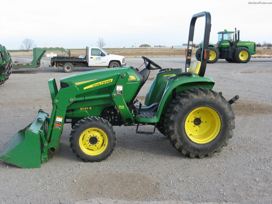 2010 John Deere 3032E