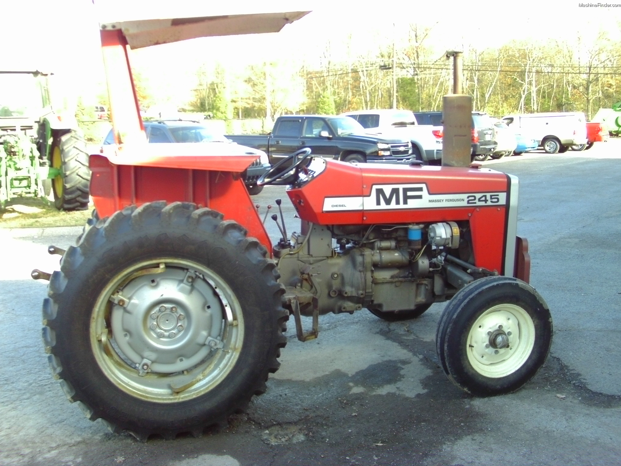 1978 Massey Ferguson 245 Tractors Utility (40100hp) John Deere