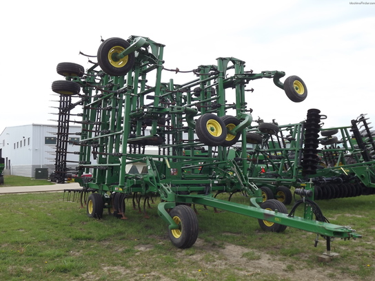 2010 John Deere 2210