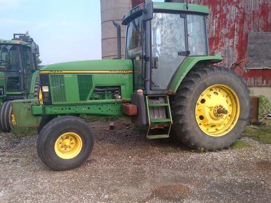 1996 John Deere 7200