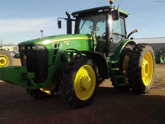2010 John Deere 8270R