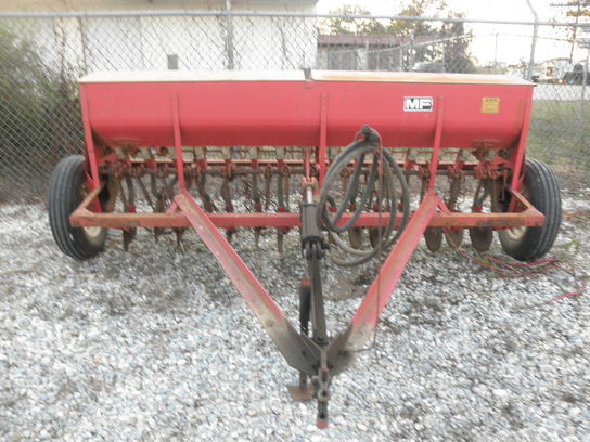 9999 Massey - Ferguson 33