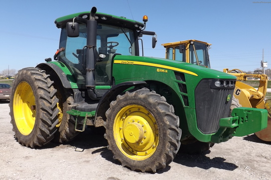 2010 John Deere 8295R MFWD TRACTOR IVT