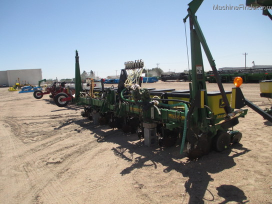 2001 John Deere 1700