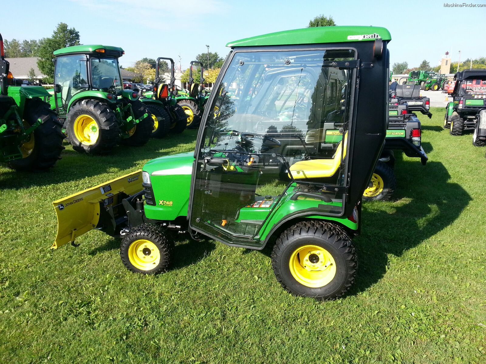 2010 John Deere X748 Lawn & Garden and Commercial Mowing John Deere