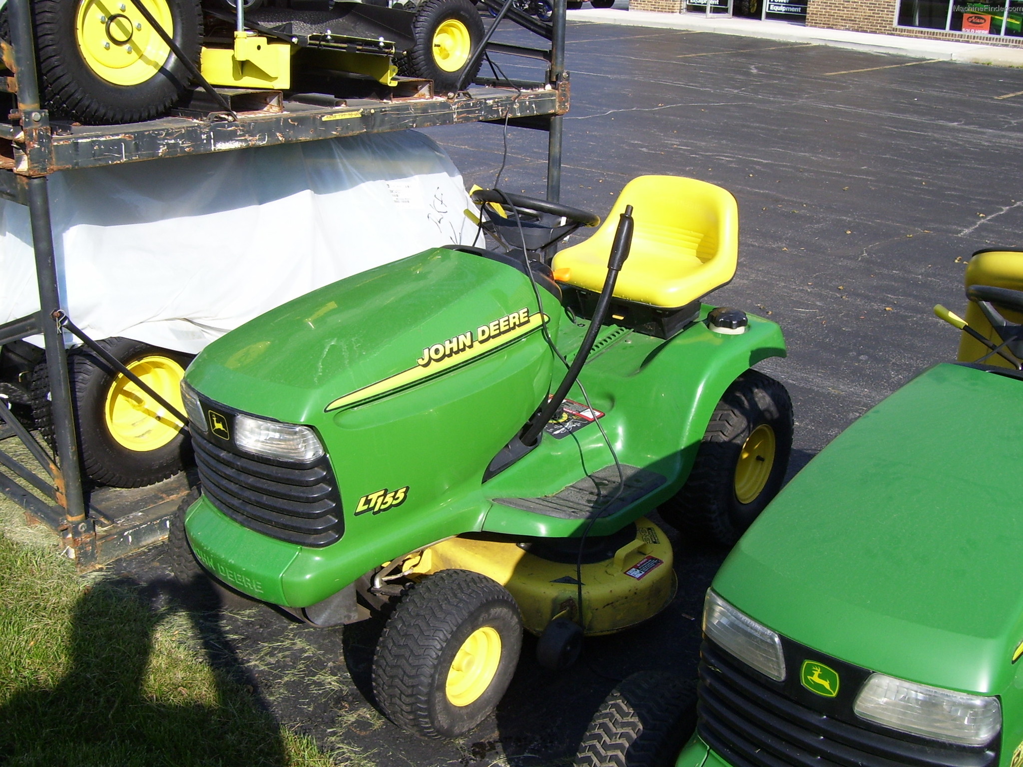 1999 John Deere LT155 Lawn & Garden and Commercial Mowing John Deere