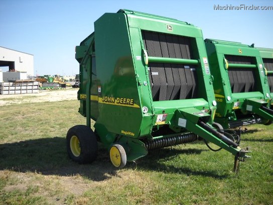2001 John Deere 567