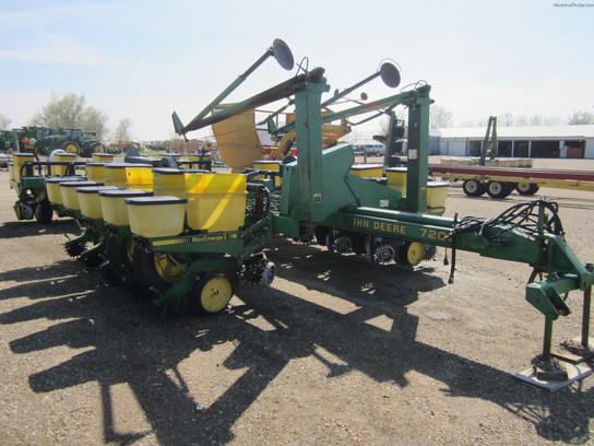 1988 John Deere 7200