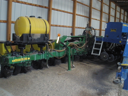 2005 John Deere 1720-12R