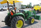  John Deere 3032E