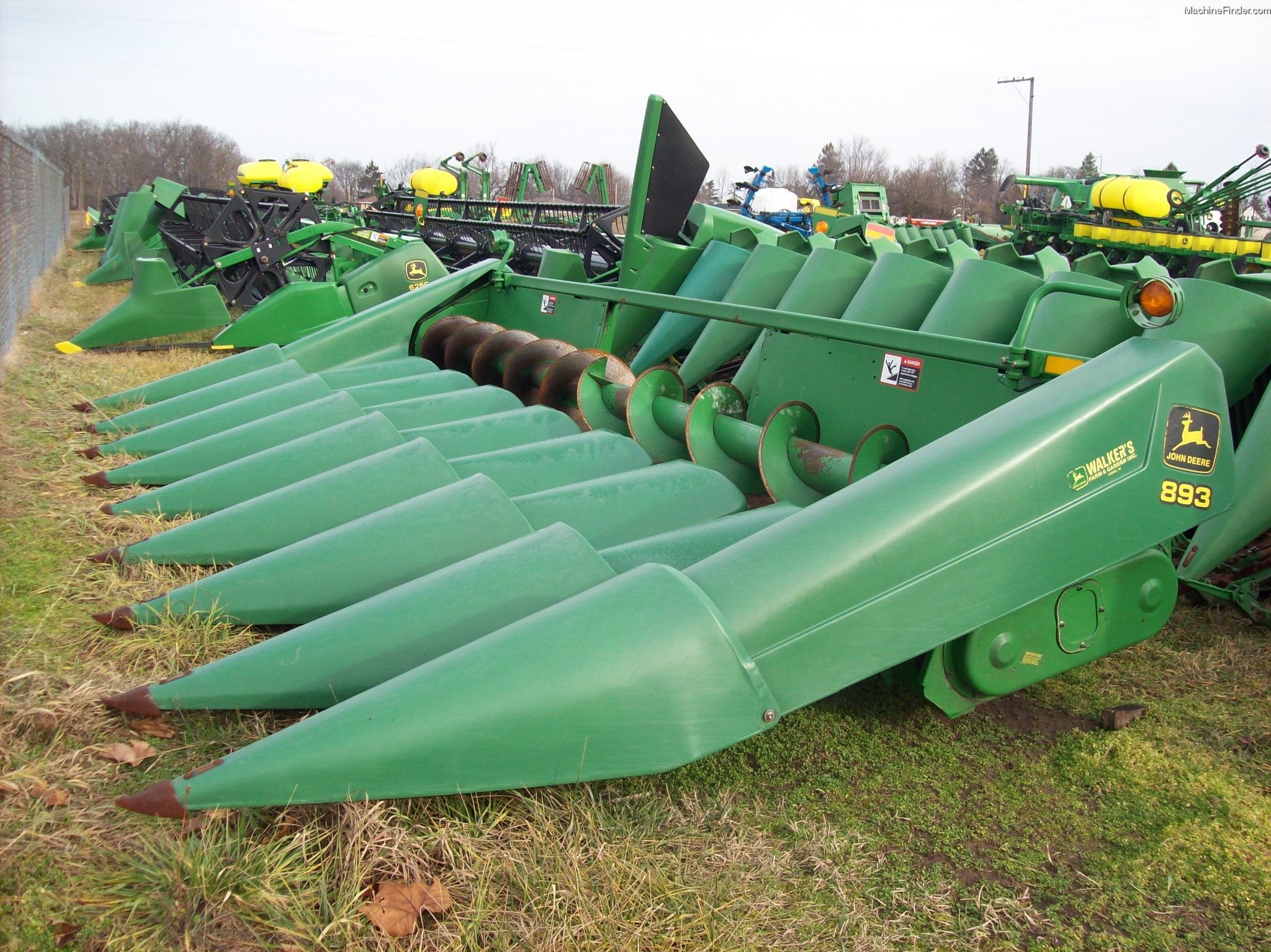 1998 John Deere 893 Combine Corn & Row Crop Headers John Deere