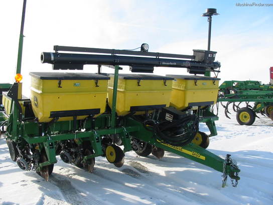 2011 John Deere 1750