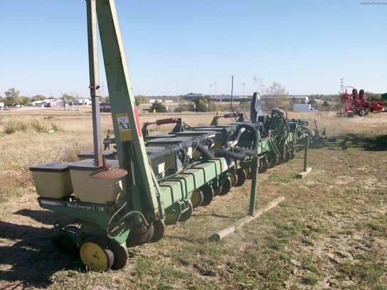  John Deere 7300