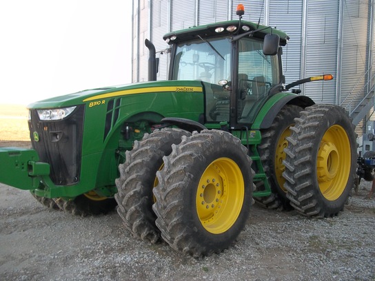 2011 John Deere 8310R