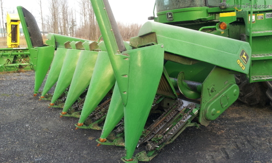 1999 John Deere 693