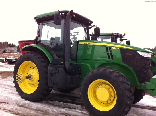 2011 John Deere 7200R