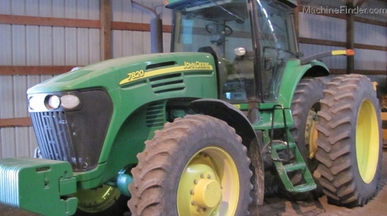 2004 John Deere 7820