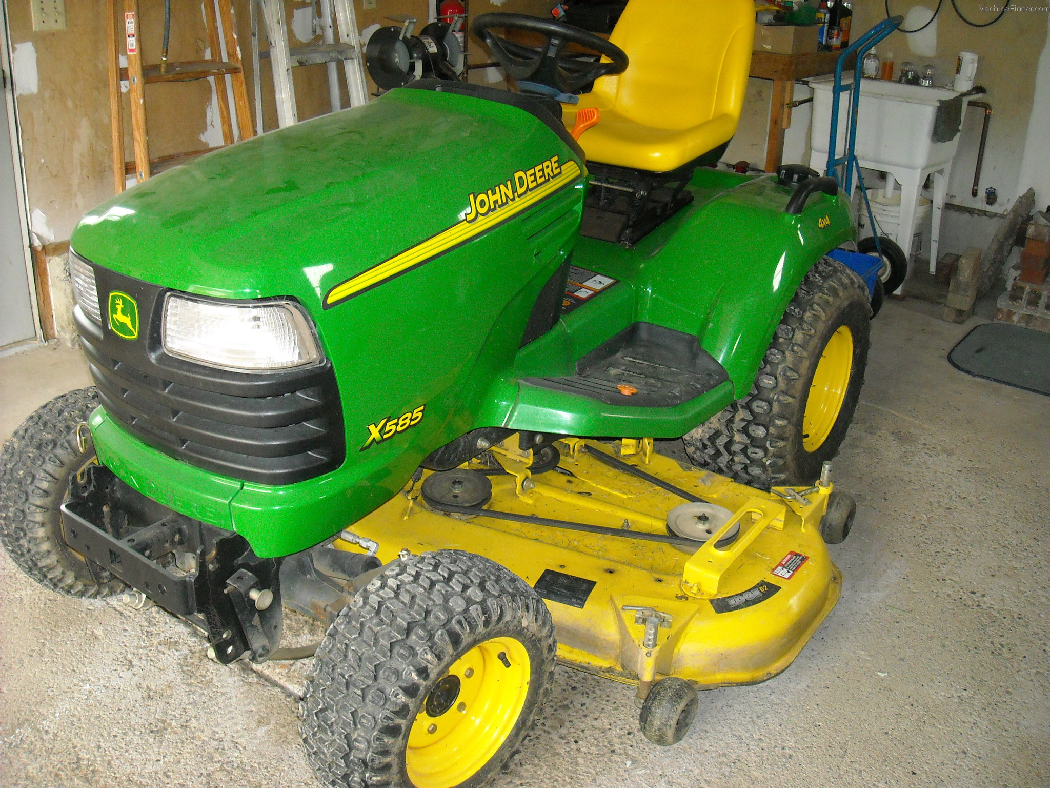 2005 John Deere X585 Lawn & Garden and Commercial Mowing John Deere