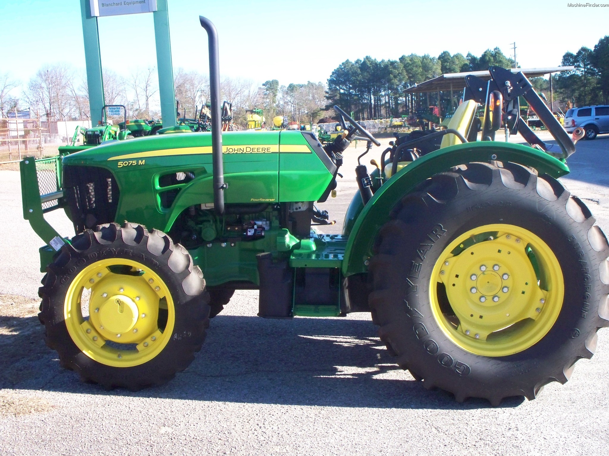 2013 John Deere 5075M Tractors Utility (40100hp) John Deere