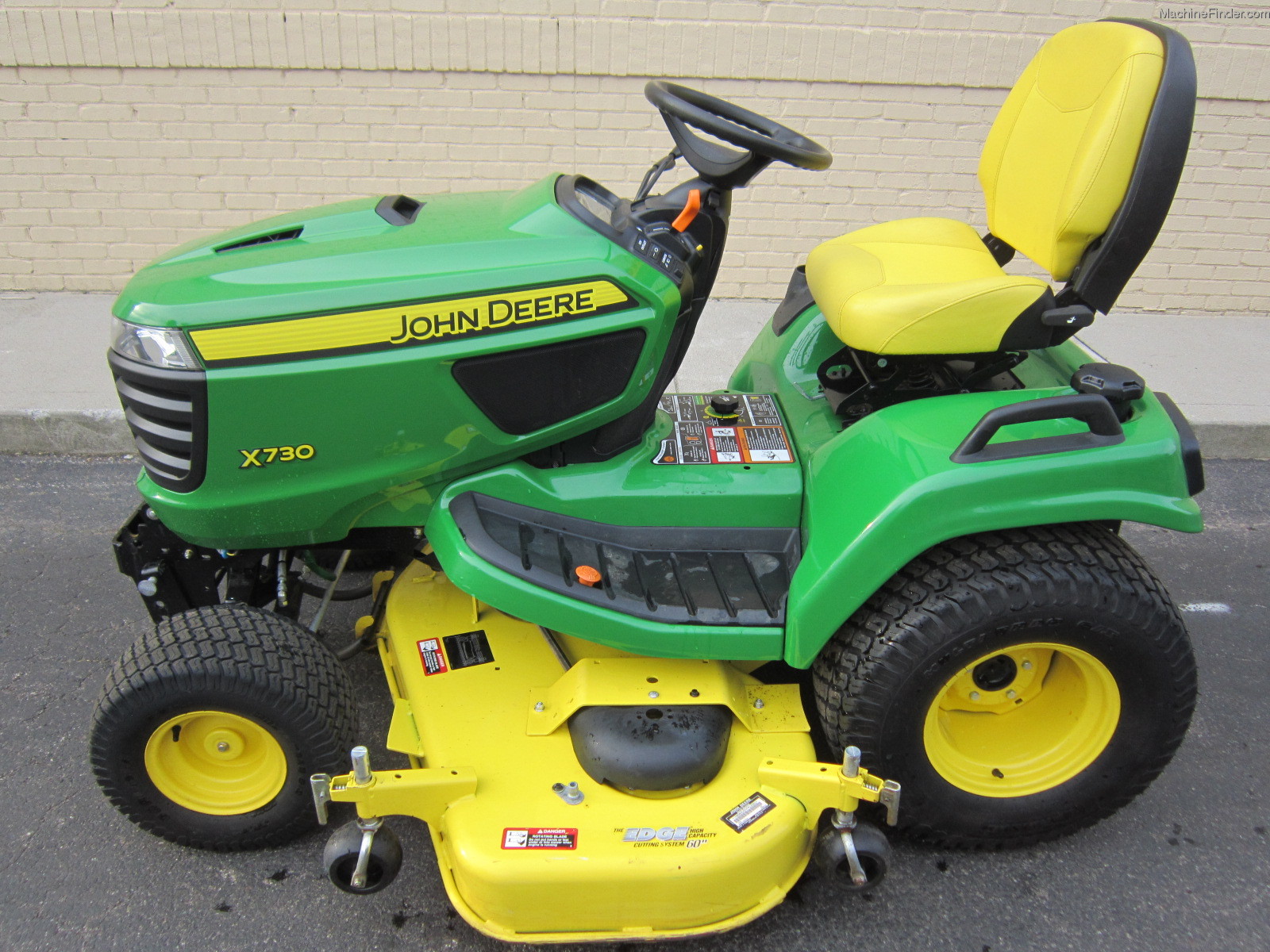 2013 John Deere X730 Lawn & Garden and Commercial Mowing John Deere