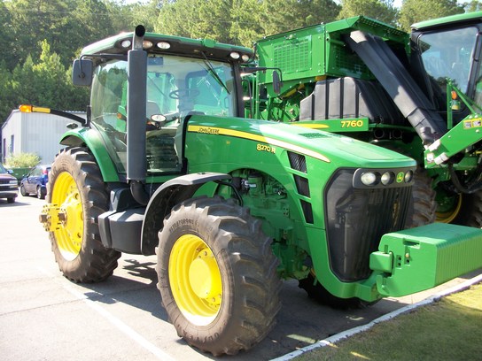 2010 John Deere 8270R