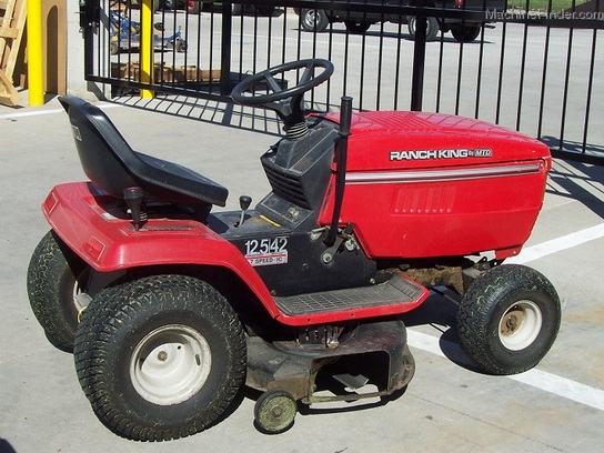 1992 MTD Ranch King lawn tractor, 12.5hp, 7-speed, 42" mower