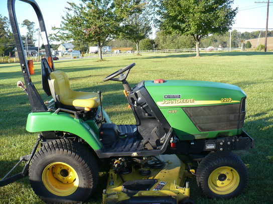 2003 John Deere 2210
