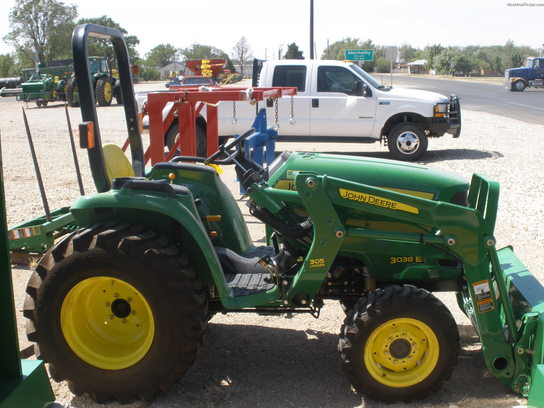 2012 John Deere 3038E