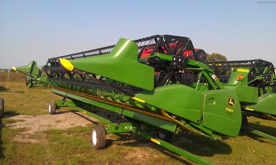 2010 John Deere 635F