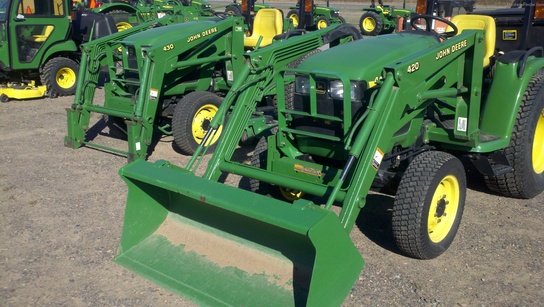 2000 John Deere 4400