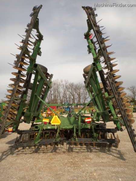 2001 John Deere 637