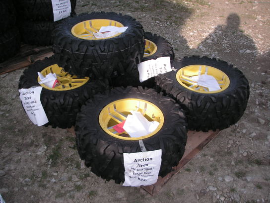 2012 John Deere Big Horn 27x11.00R14