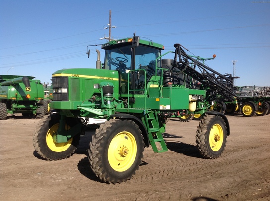 1997 John Deere 4700