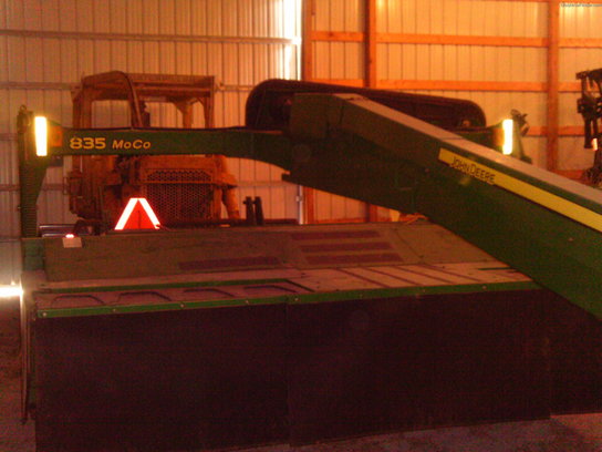 2009 John Deere 835