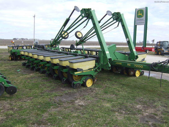 1992 John Deere 7200