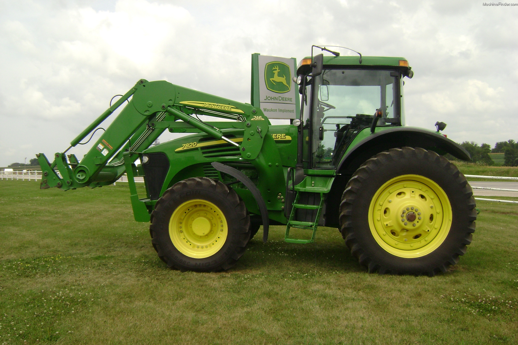 2003-john-deere-7820-tractors-row-crop-100hp-john-deere