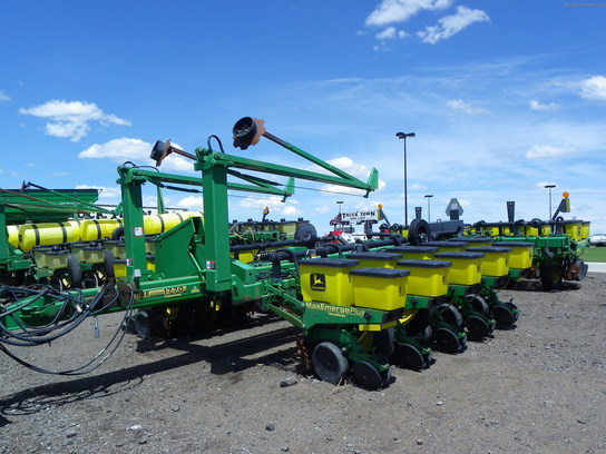 2001 John Deere 1770