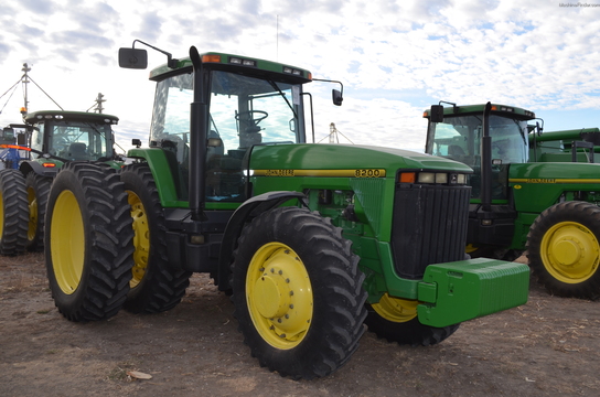 1996 John Deere 8200